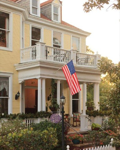 AZALEA INN AND GARDENS
